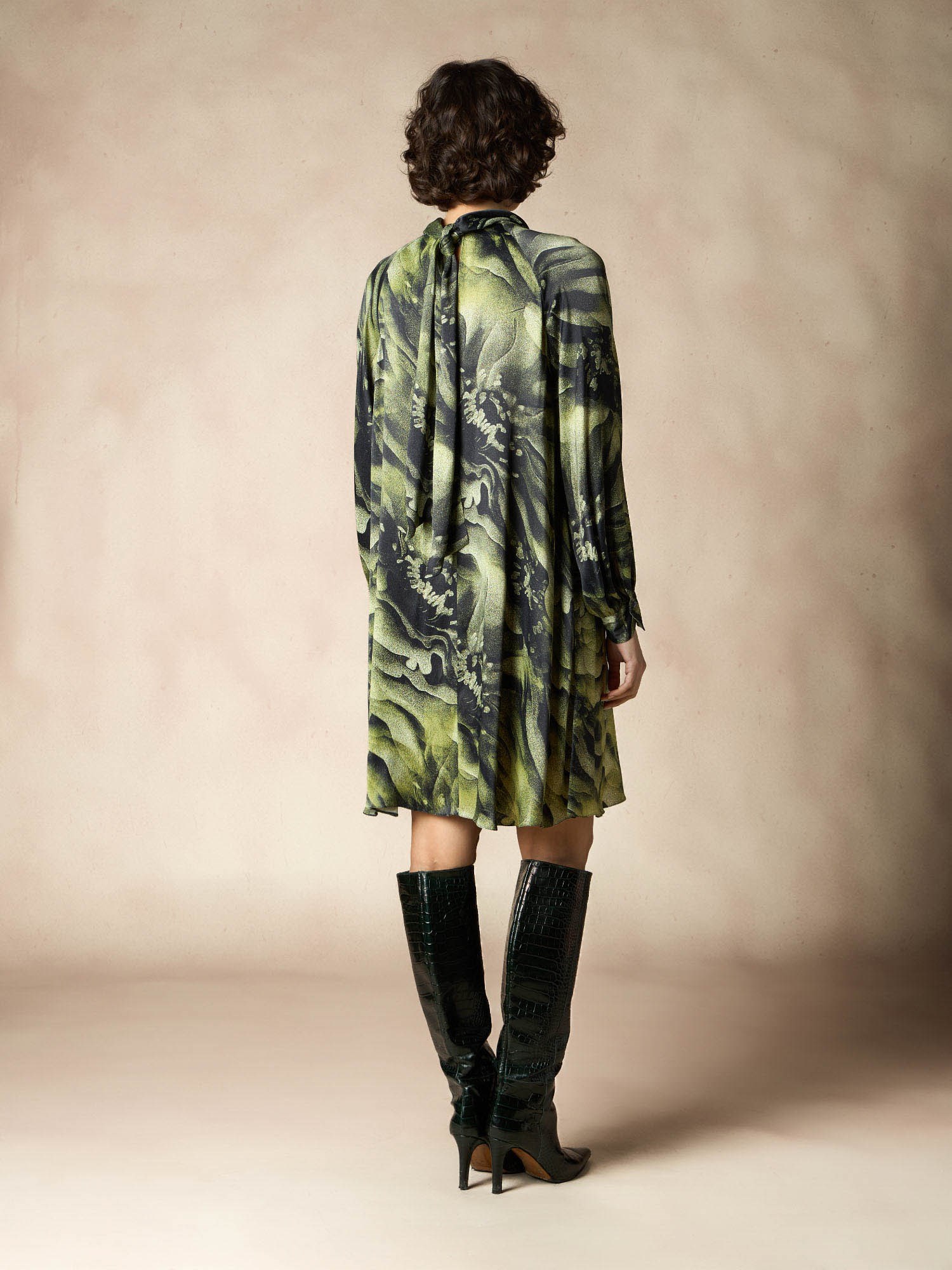 Ballantyne MINIKLEID AUS SATIN MIT LANGEN ÄRMELN - COD. BLD250 SVI10 72501