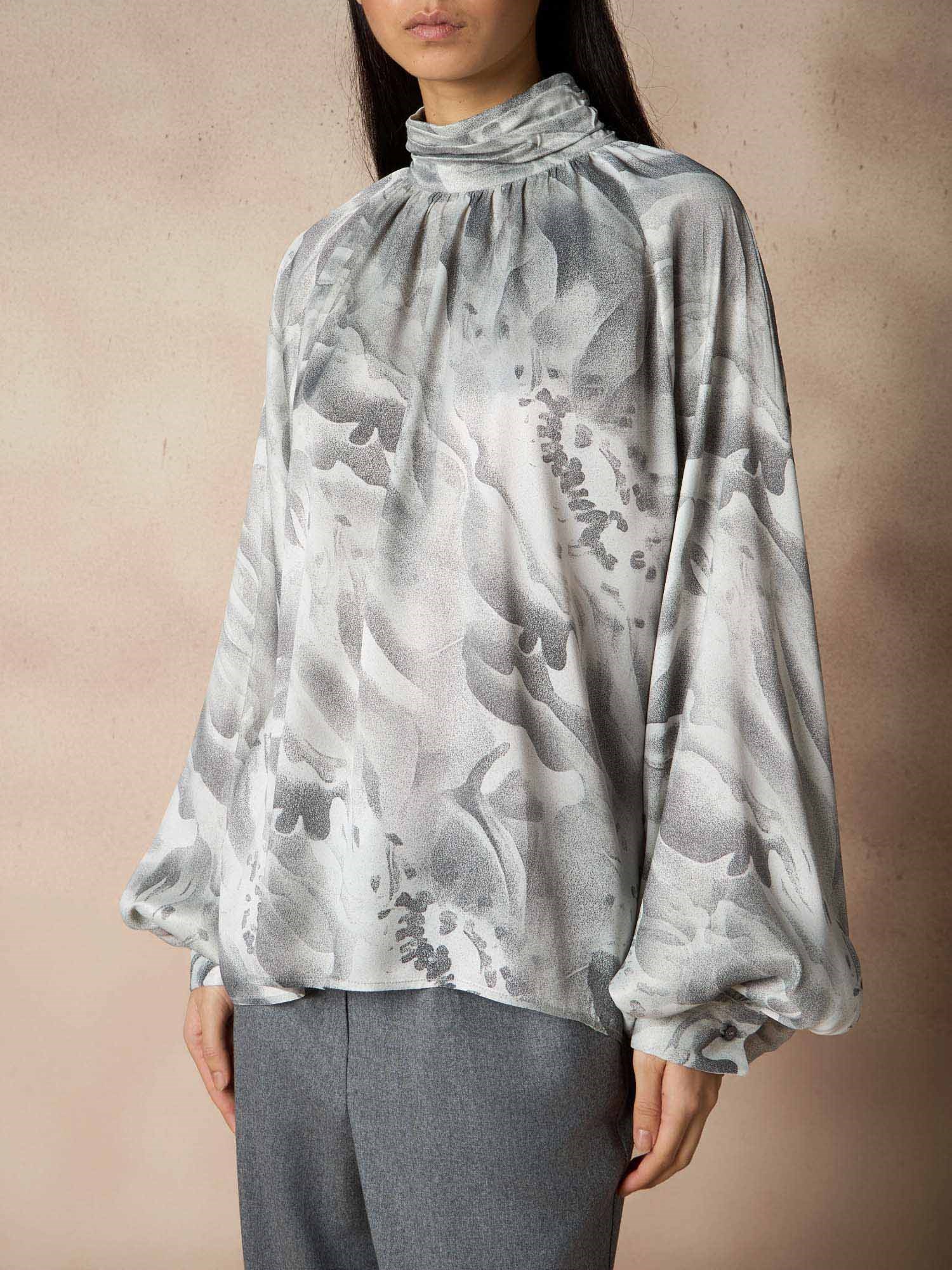 Ballantyne PRINTED MOCK NECK BALLOON SLEEVE SATIN BLOUSE - COD. BLH203 SVI10 75005