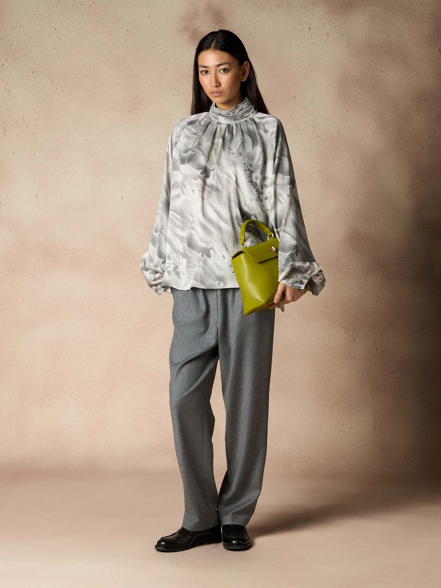 Ballantyne PRINTED MOCK NECK BALLOON SLEEVE SATIN BLOUSE - COD. BLH203 SVI10 75005